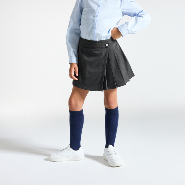 تنورة قصيرة ذات طيات، اللون رمادي، للفتيات